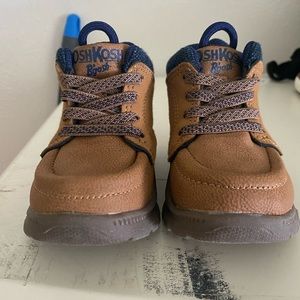 Toddler shoes size 4